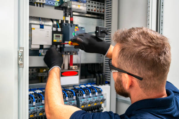 Best Emergency Electrical Repair  in Manhasset Hills, NY