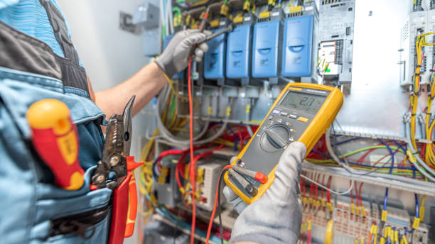 Best Local Electrician Companies  in Manhasset Hills, NY